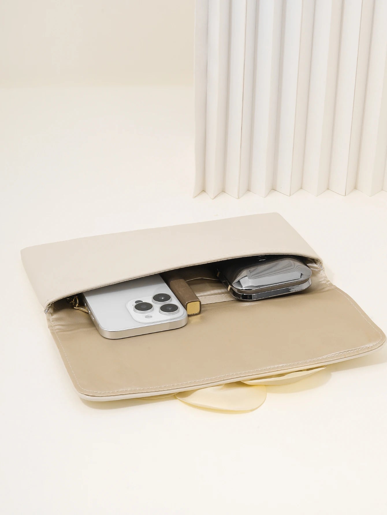 Ruched Evening Purse For Women,Handmade Flower Decor Clutch Bag, Elegant Pleated Dinner Purse For Wedding Party Prom Banquet